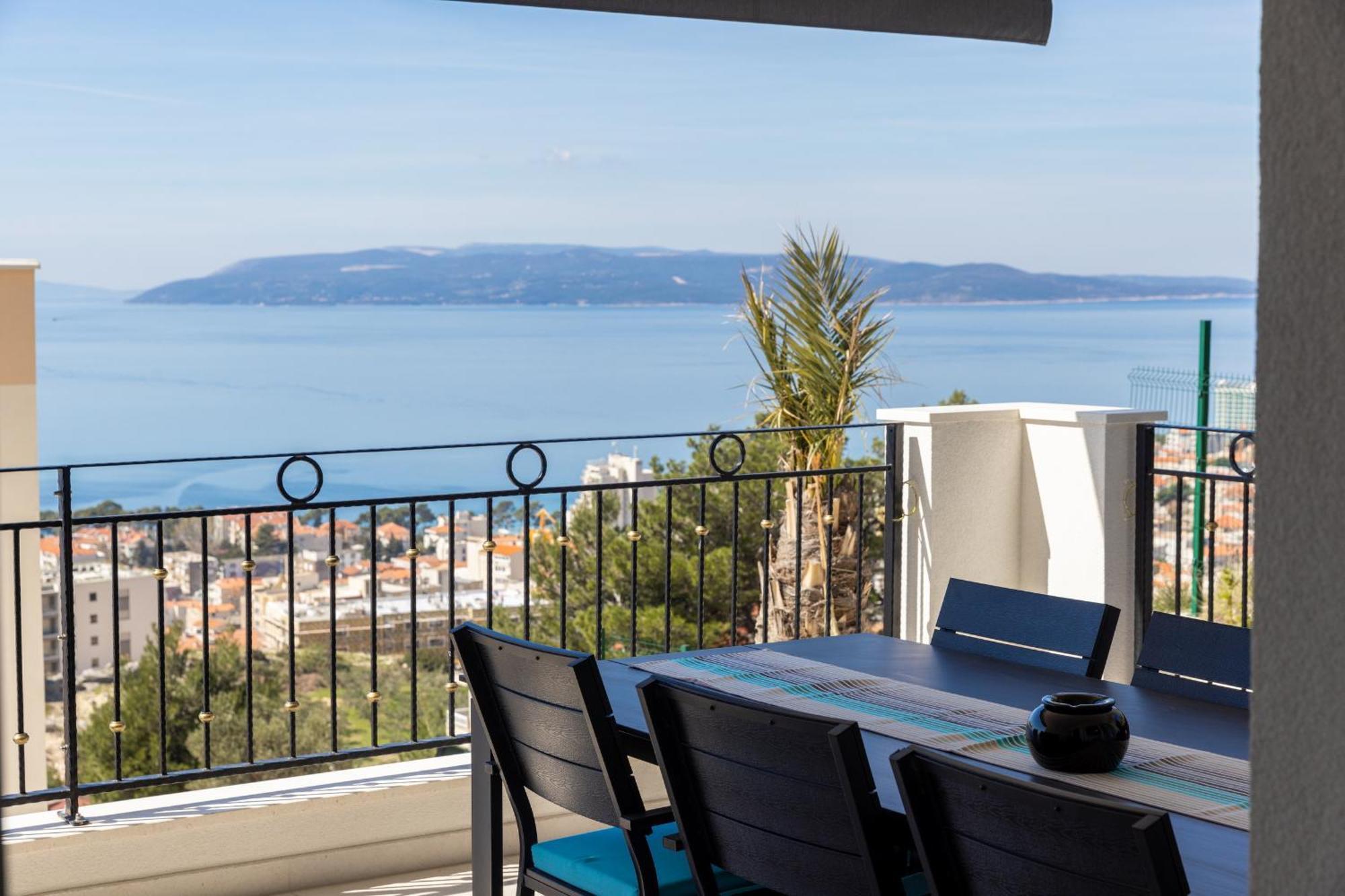 Villa Smaragd - Lapis - Luxury Apartment With Shared Pool Makarska Eksteriør billede