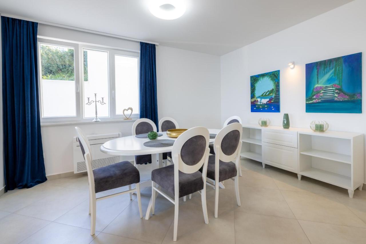 Villa Smaragd - Lapis - Luxury Apartment With Shared Pool Makarska Eksteriør billede
