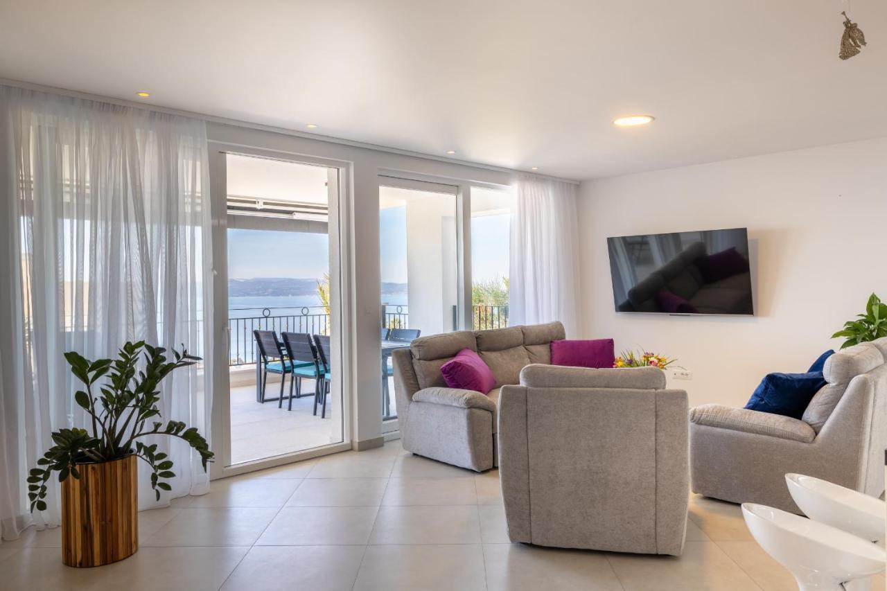 Villa Smaragd - Lapis - Luxury Apartment With Shared Pool Makarska Eksteriør billede