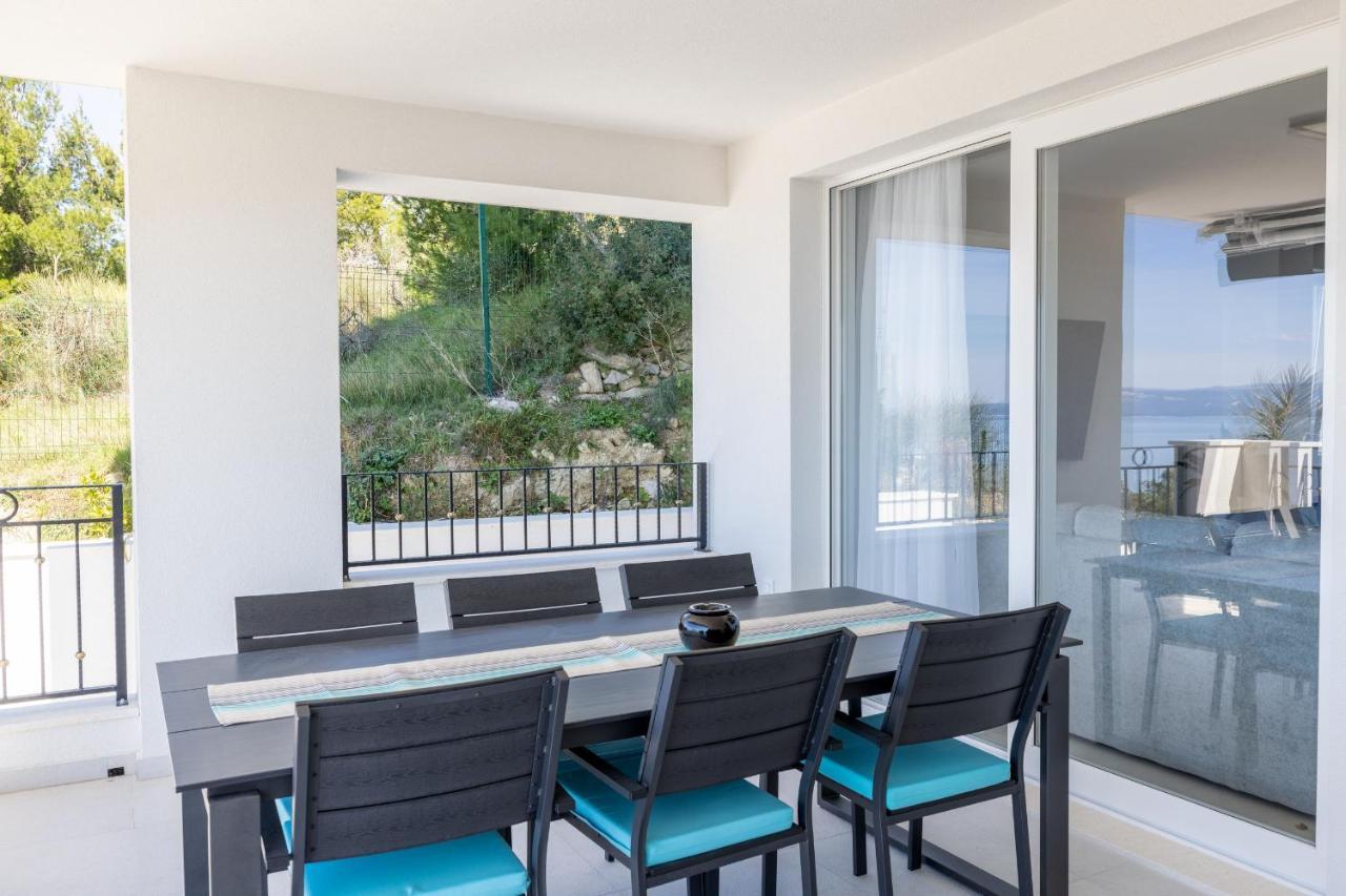 Villa Smaragd - Lapis - Luxury Apartment With Shared Pool Makarska Eksteriør billede