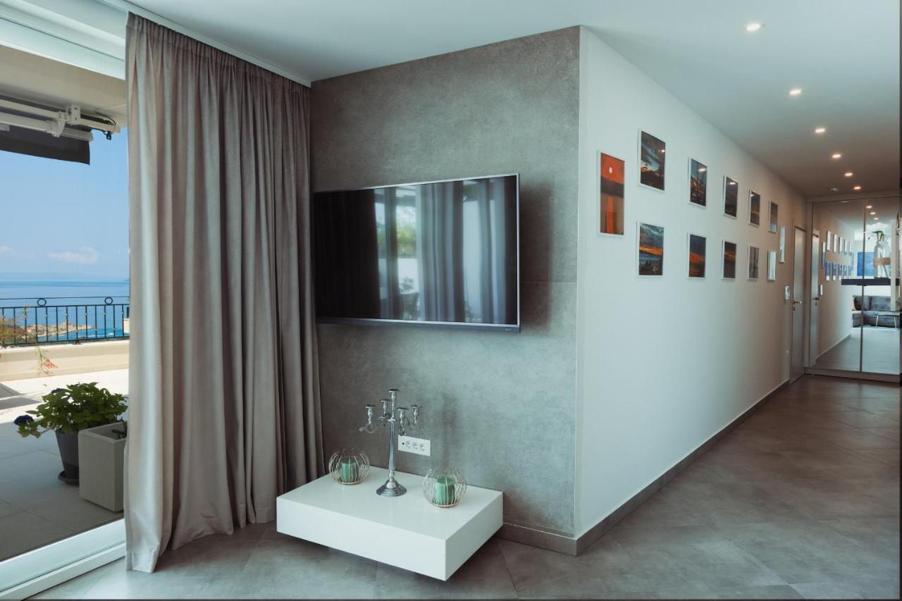 Villa Smaragd - Lapis - Luxury Apartment With Shared Pool Makarska Eksteriør billede