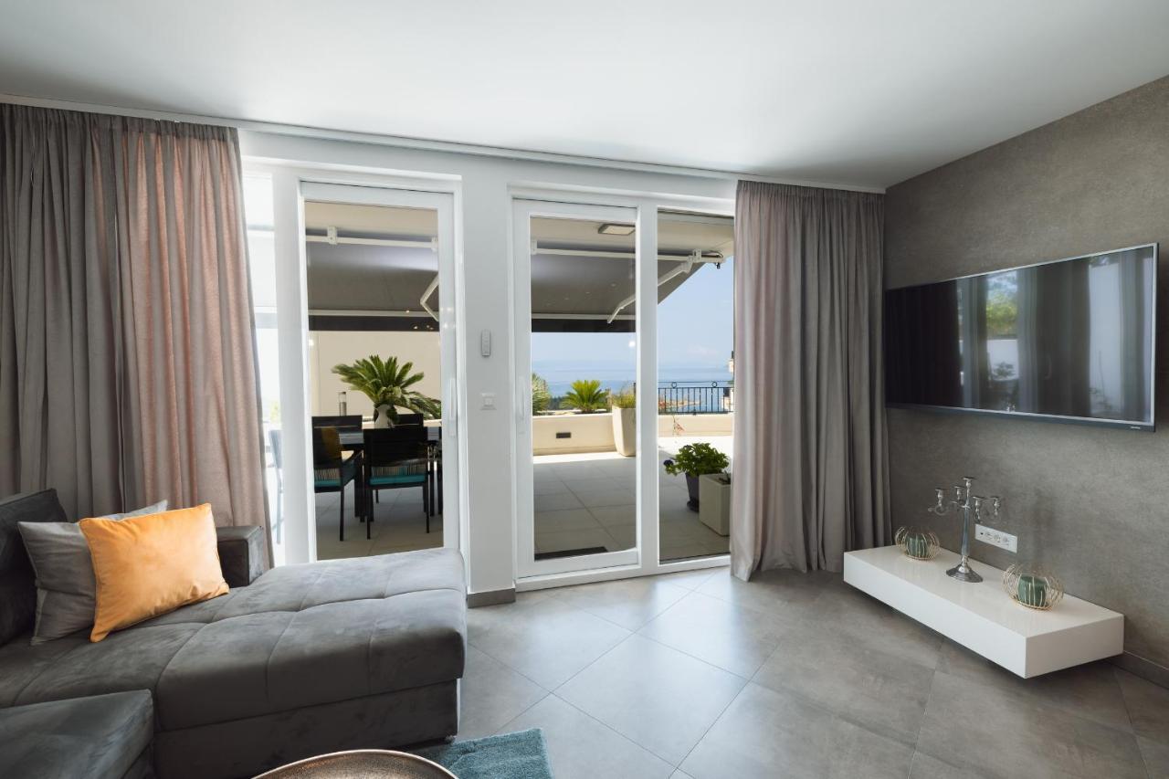 Villa Smaragd - Lapis - Luxury Apartment With Shared Pool Makarska Eksteriør billede