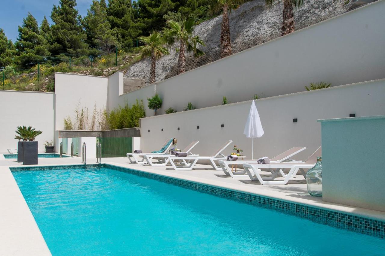 Villa Smaragd - Lapis - Luxury Apartment With Shared Pool Makarska Eksteriør billede